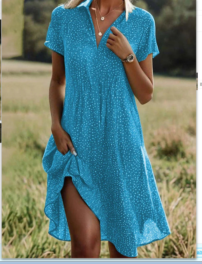 Valenzora | Short-sleeved green mini dress with polka dots