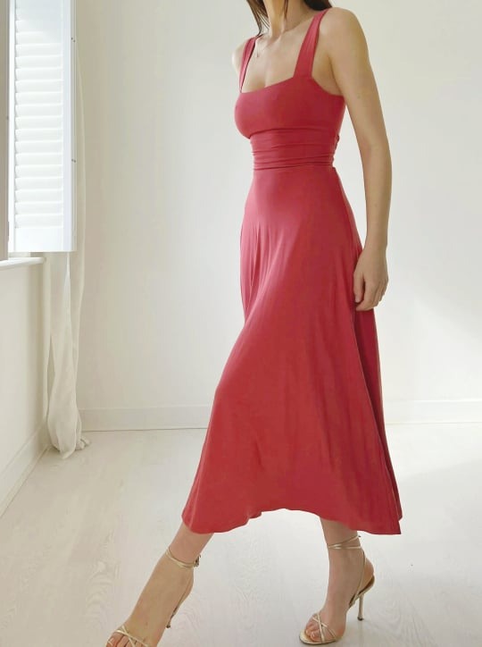 Damen-Midikleid mit breiten Trägern