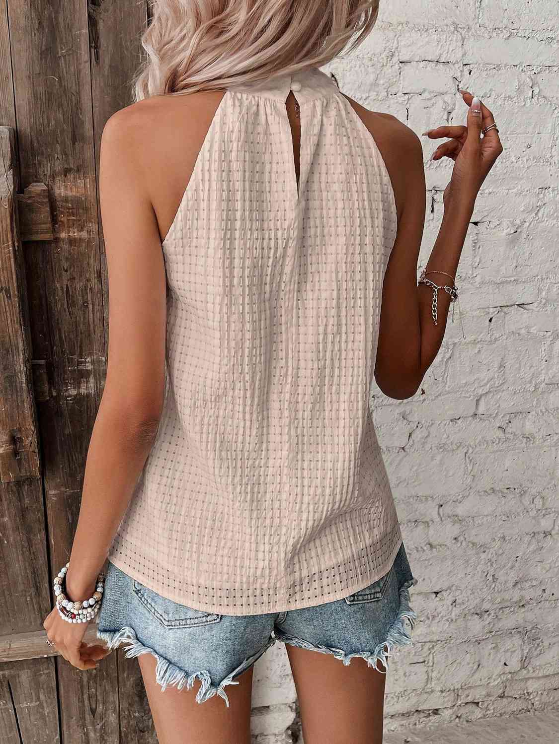 Valenzora | Neckholder-Top mit Tupfen-Detail