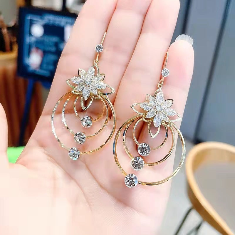 Valenzora | Luxurious Gold Hoop Earrings