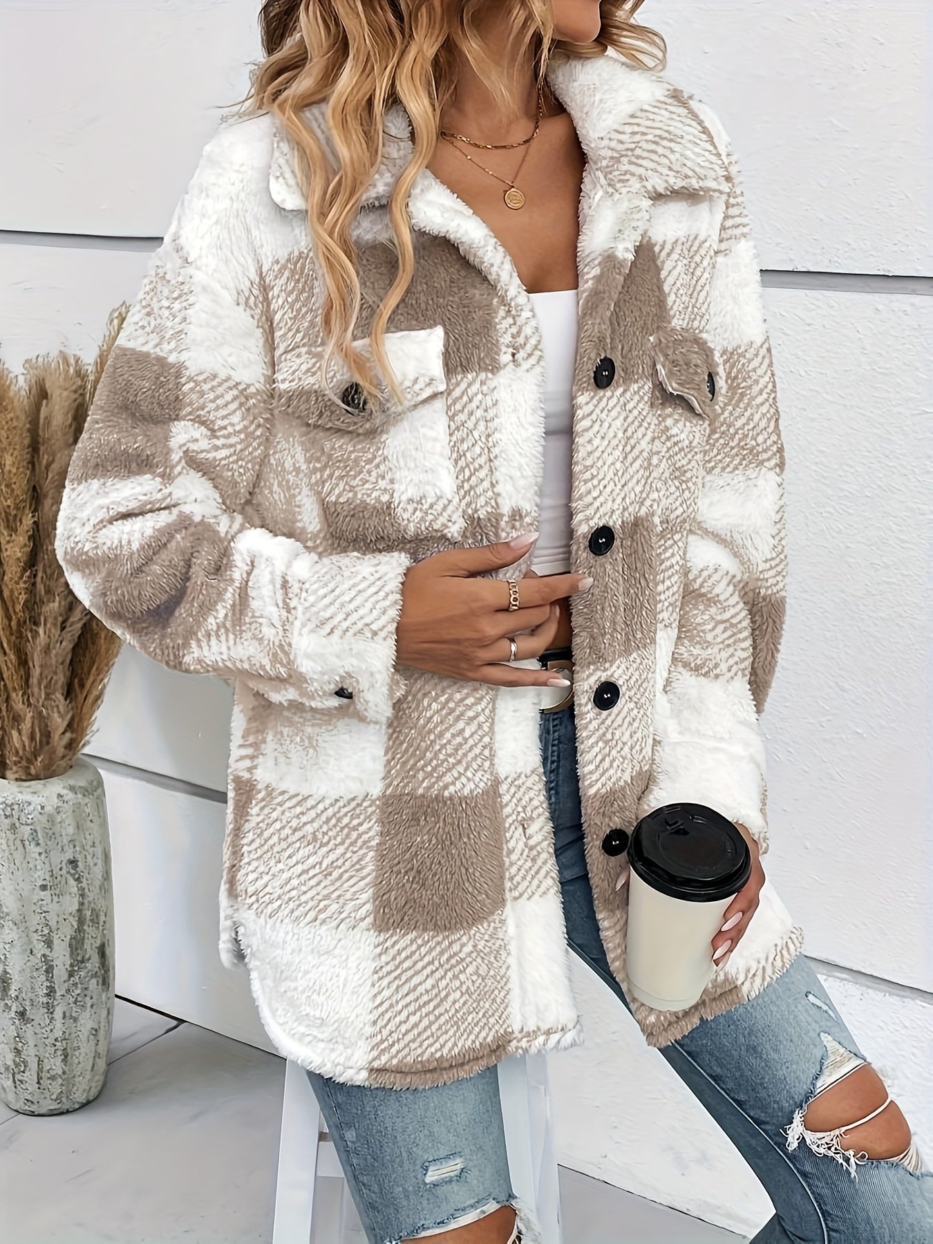 Valenzora | Warm women's jacket with check pattern