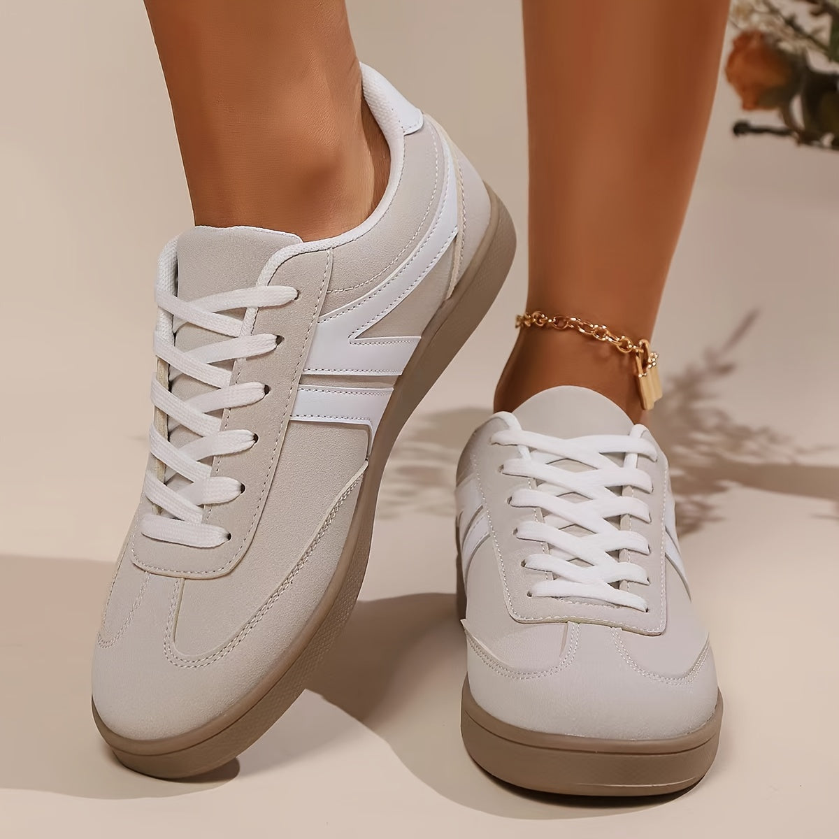 Valenzora | Comfortable women's sneakers in solid colors
