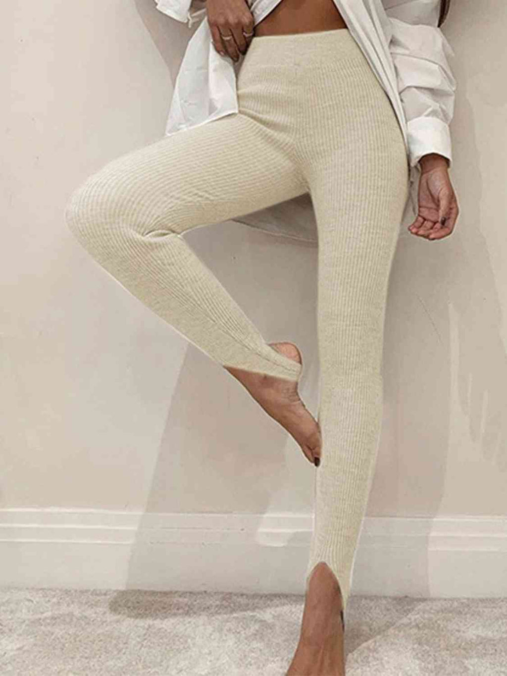 Valenzora | Ribbed Mid-Waist Leggings