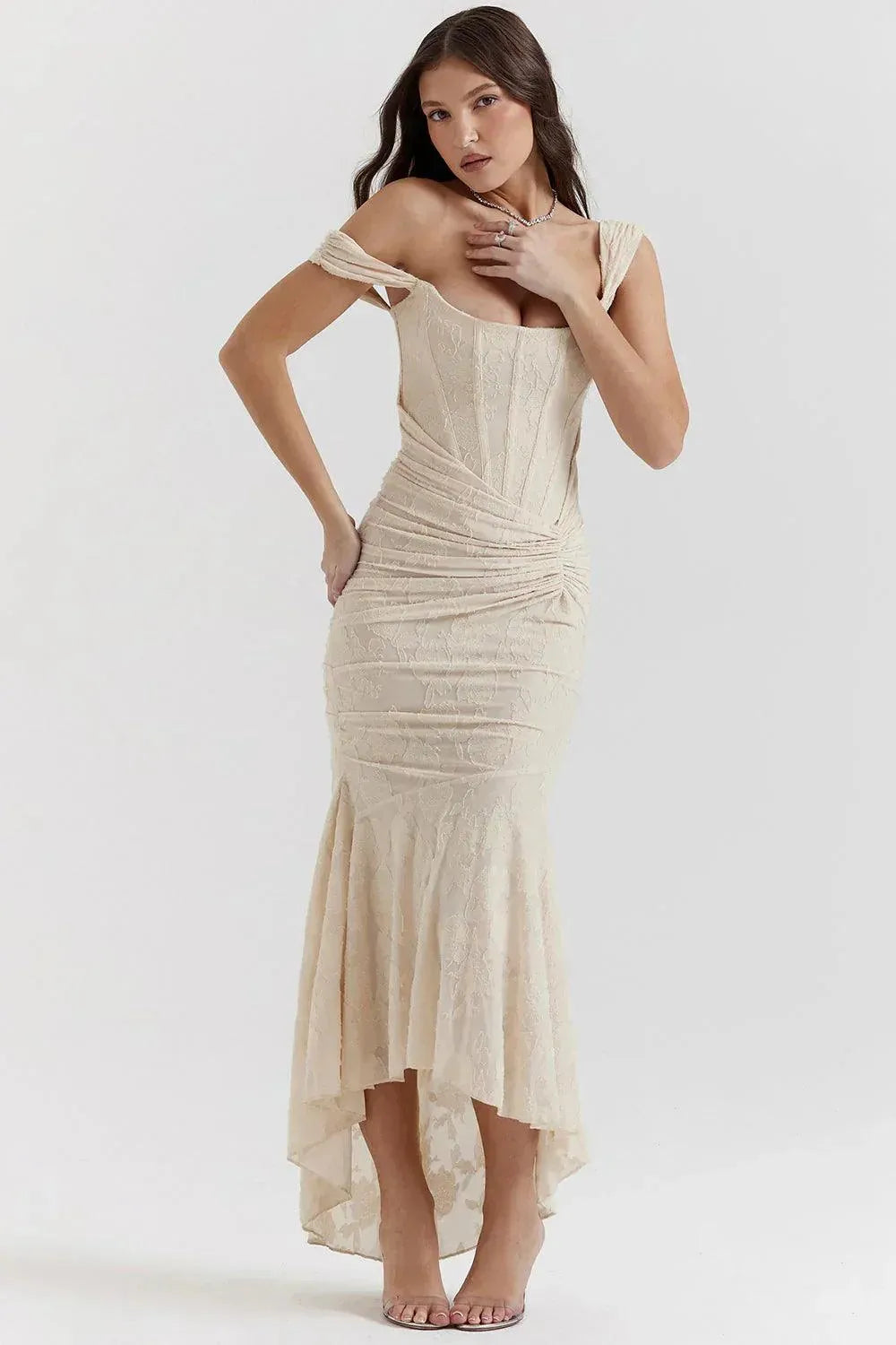 Valenzora | Vintage floral dress with internal boning and pleats. Perfect for special occasions.