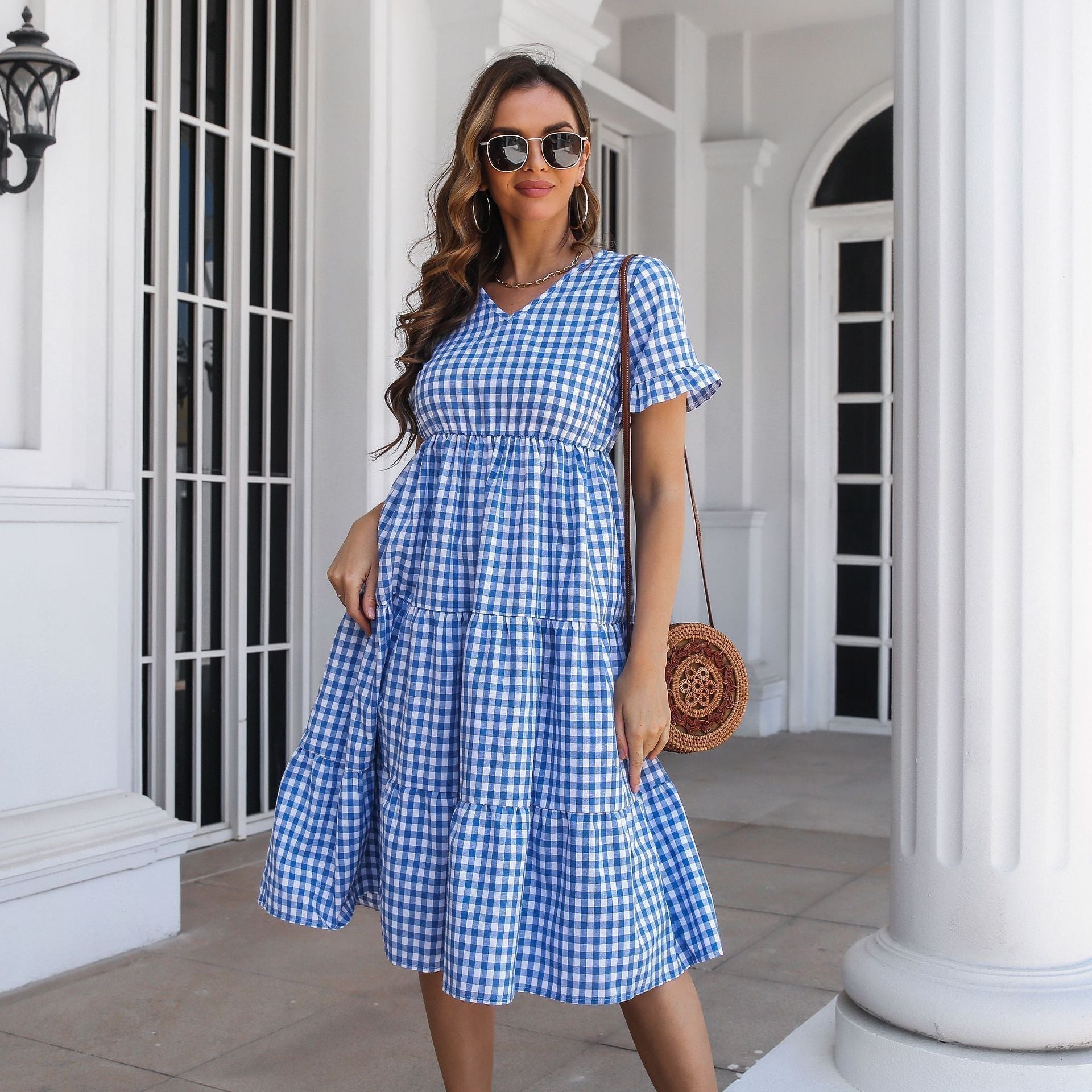 Valenzora | Checkered midi dress with tiered skirt and short sleeves