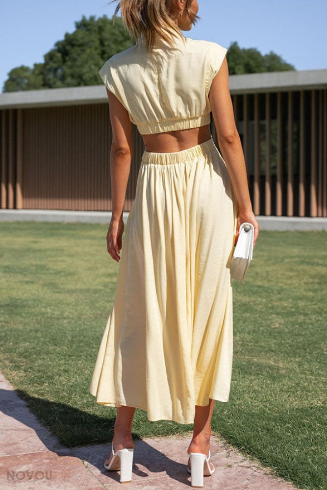 Midi dress with a neckline
