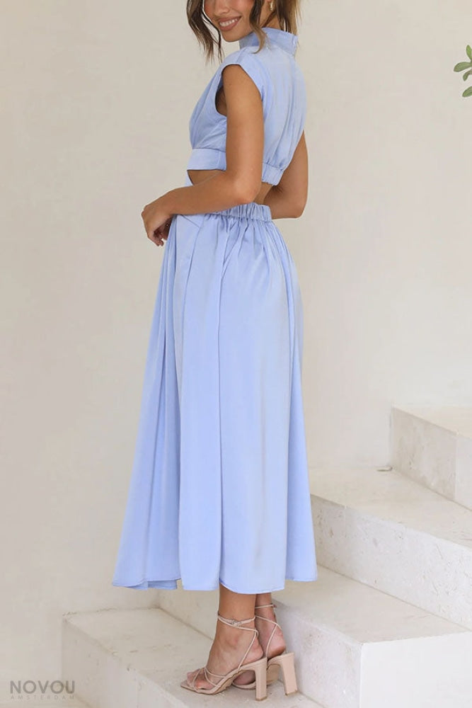 Midi dress with a neckline