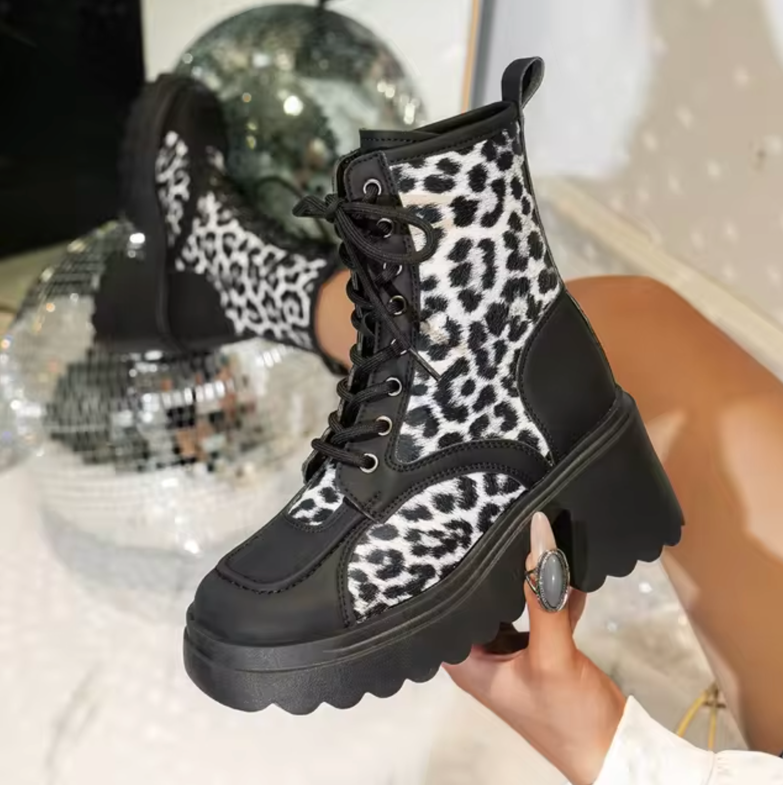 Valenzora | High-quality boots with chunky heels