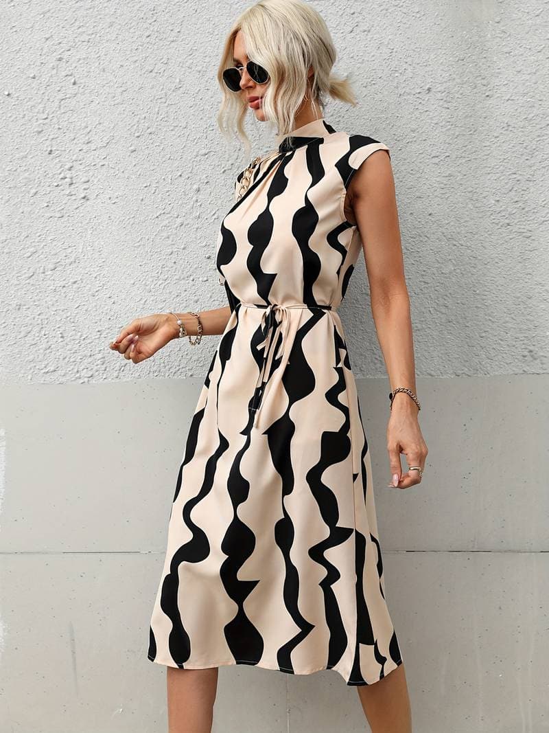 Valenzora | Sleeveless dress, high collar, adjustable waist, knee-length, elegant design