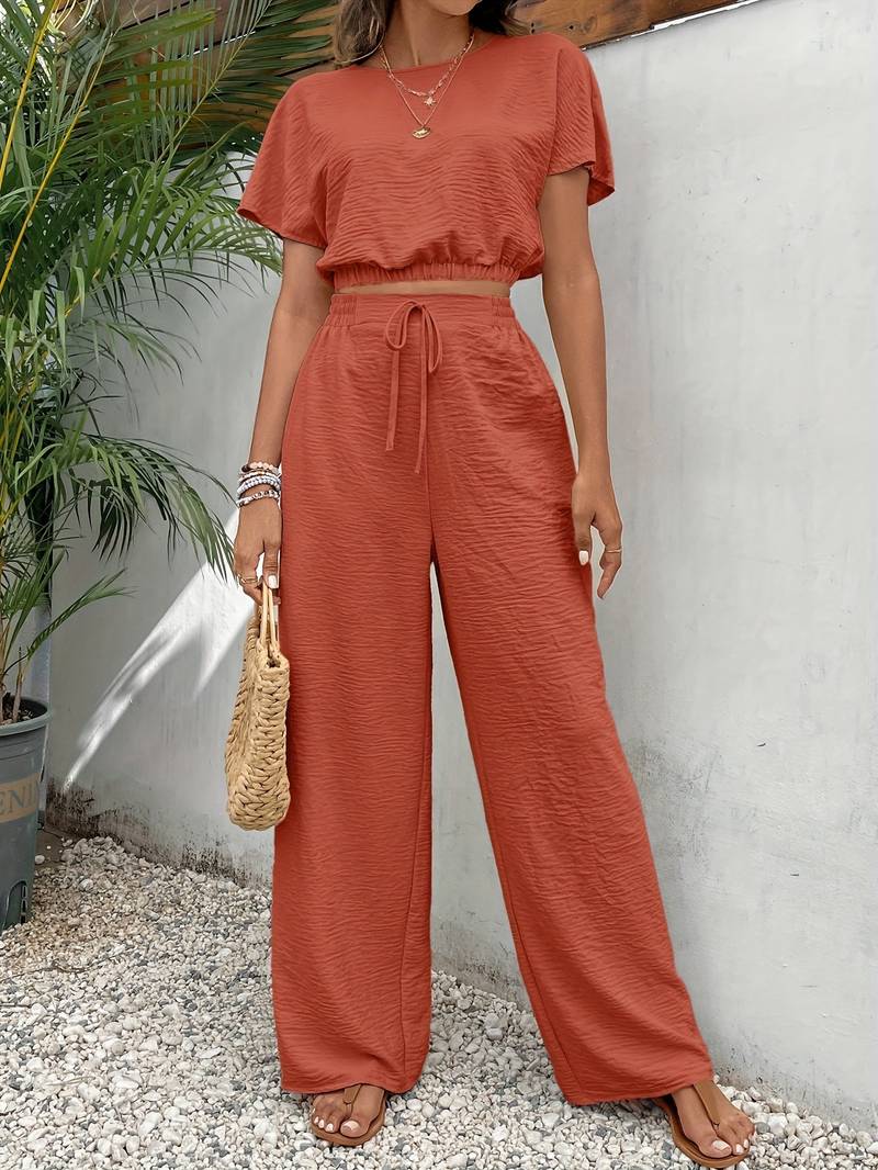 Valenzora | Schickes bauchfreies T-Shirt und Hose mit hohem Bund