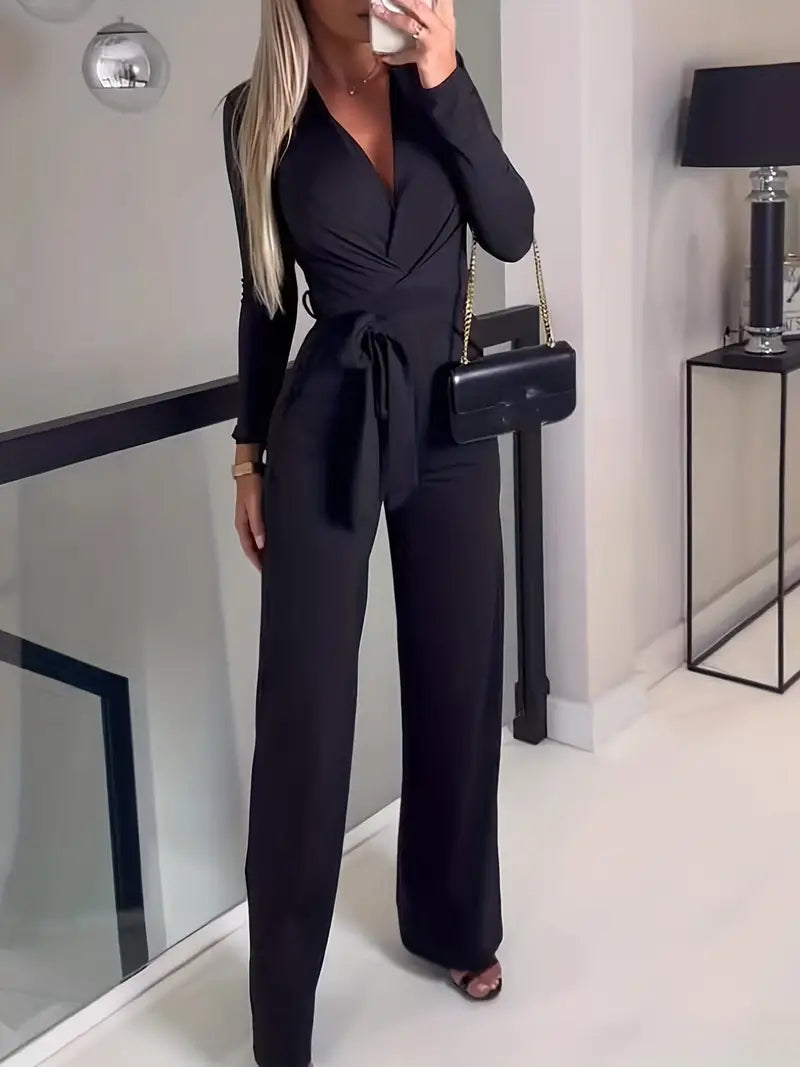 Valenzora | A-Linien Jumpsuit mit Gürtel und V-Ausschnitt