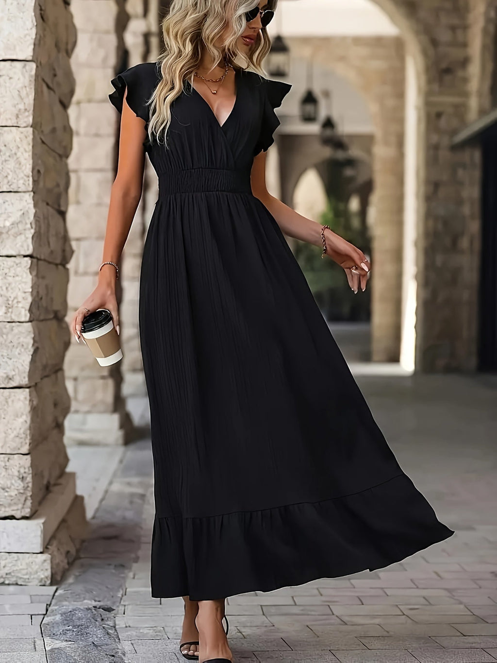 Valenzora | V-neck ruffled dress with short sleeves for women