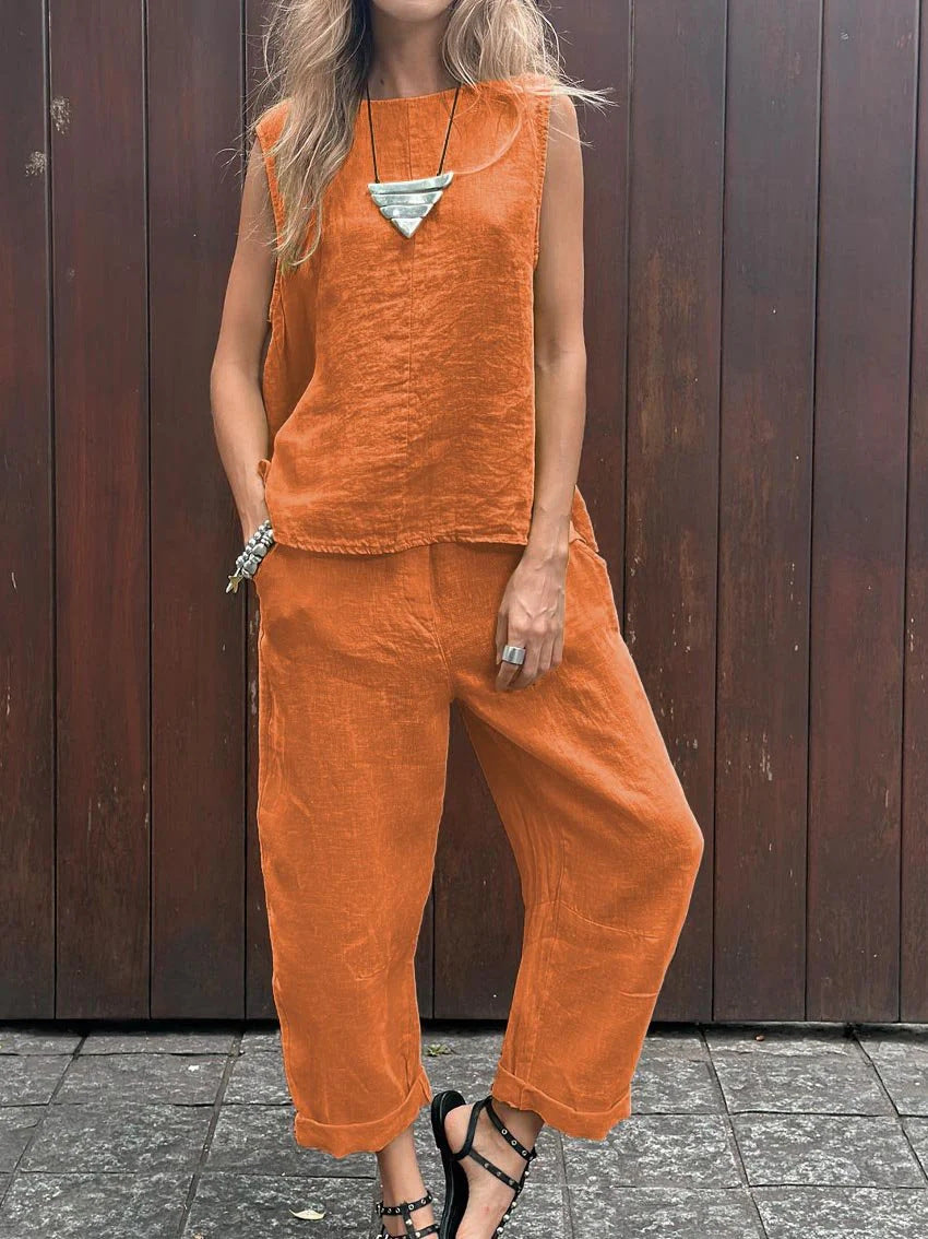 Sleeveless vest & trousers