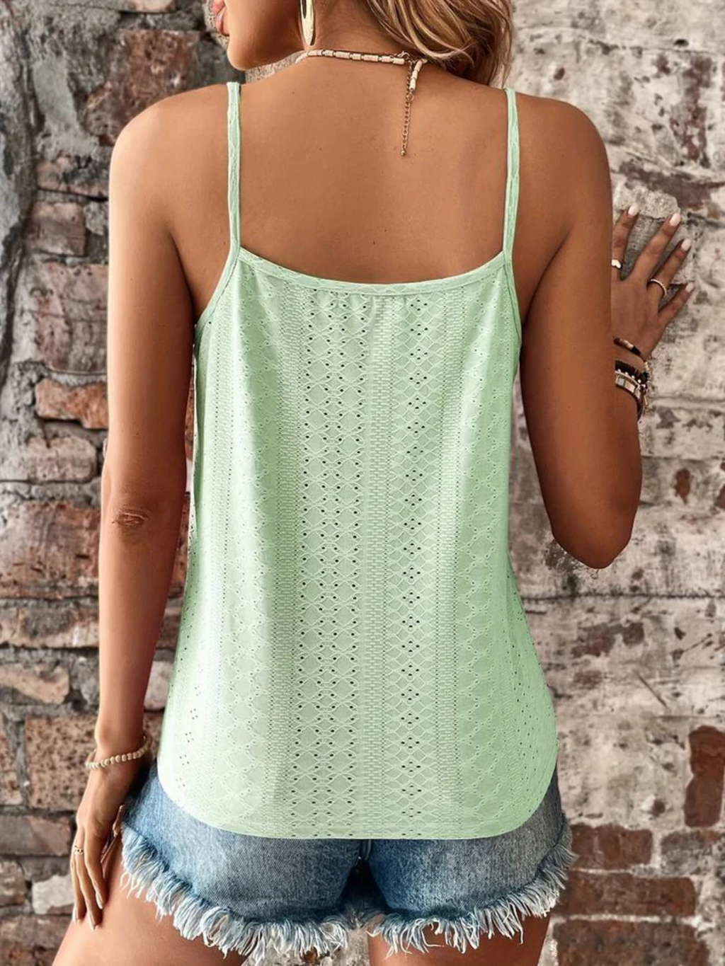 Valenzora | Elegant sleeveless top with lace trim and spaghetti straps