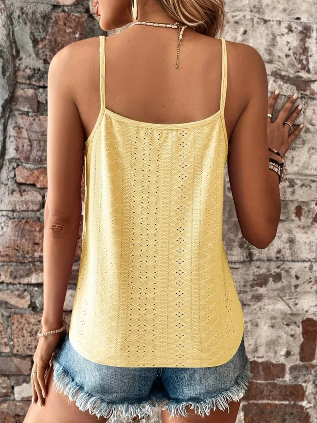 Valenzora | Elegant sleeveless top with lace trim and spaghetti straps