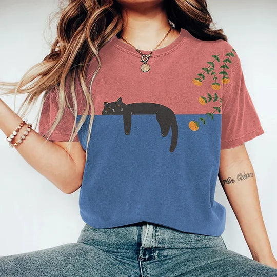 Valenzora | Two-tone cat graphic t-shirt for women