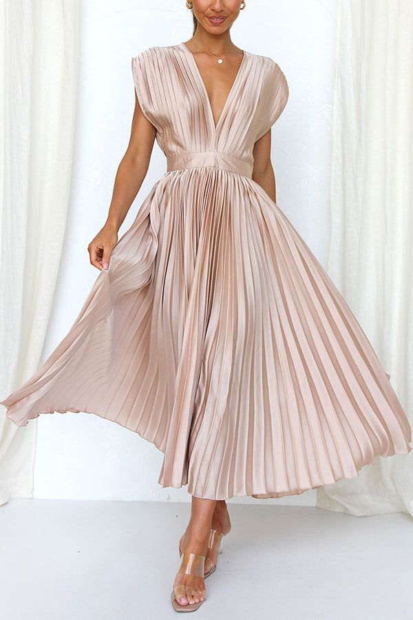Valenzora | Hello Beautiful Satin-Plissee-Midikleid