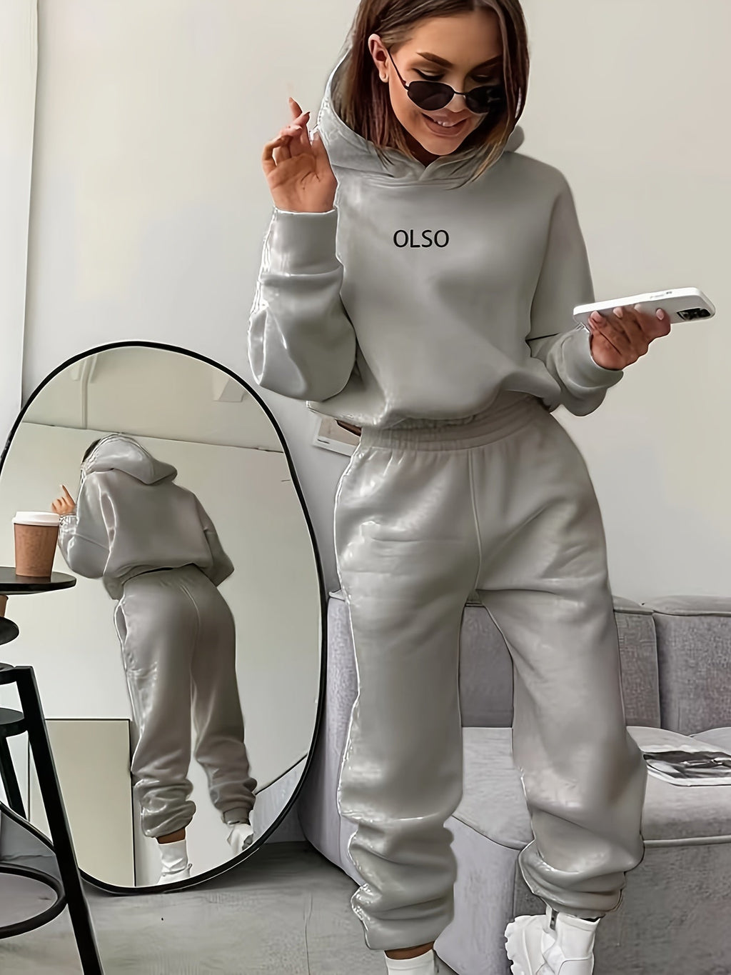 Valenzora | Oslo Women's Set – Two-piece set consisting of a hoodie and sweatpants for casual style and maximum comfort.