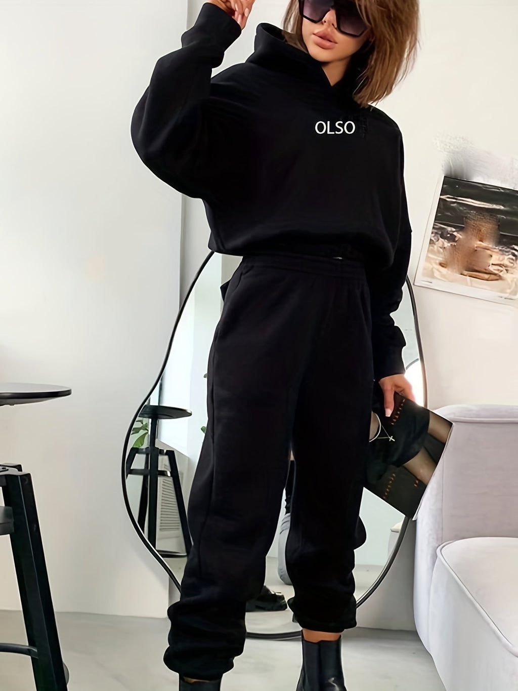 Valenzora | Oslo Women's Set – Two-piece set consisting of a hoodie and sweatpants for casual style and maximum comfort.