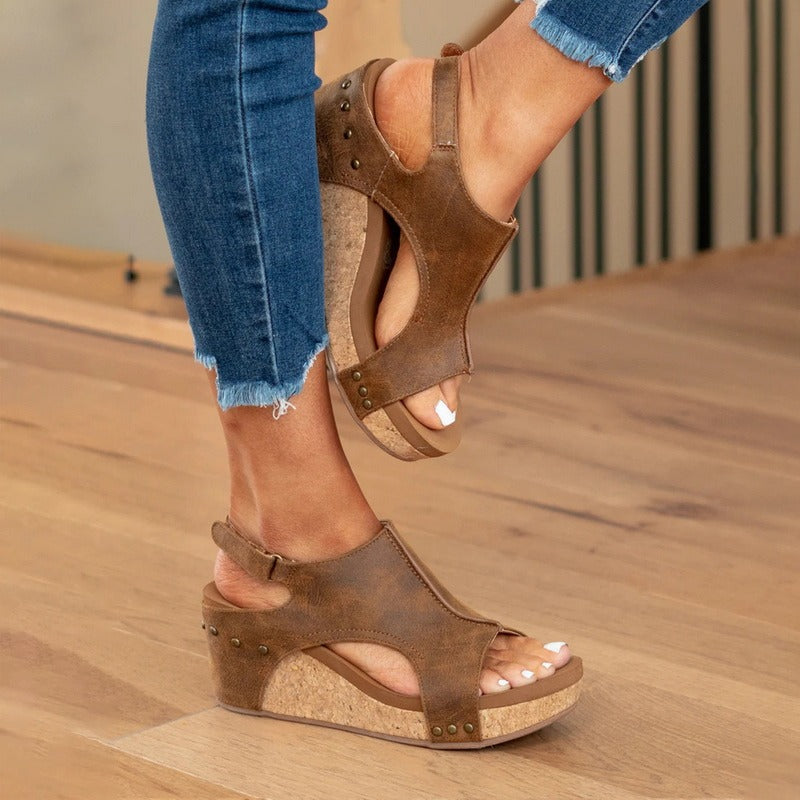Valenzora | Comfortable leather sandals for summer