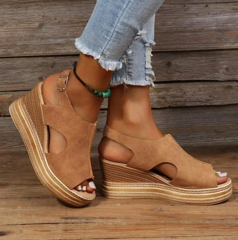 Valenzora - Buckle Wedge Sandals