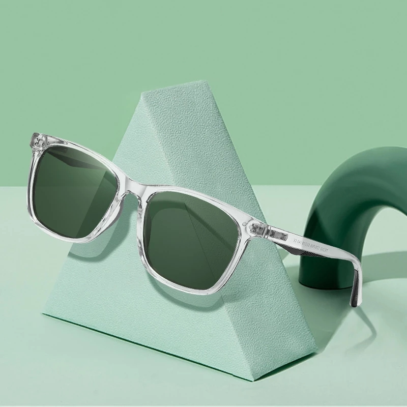Valenzora | Classic sunglasses with a transparent frame
