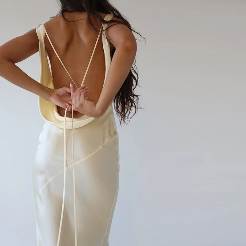 Valenzora | Elegant mermaid-style dress with a waterfall neckline