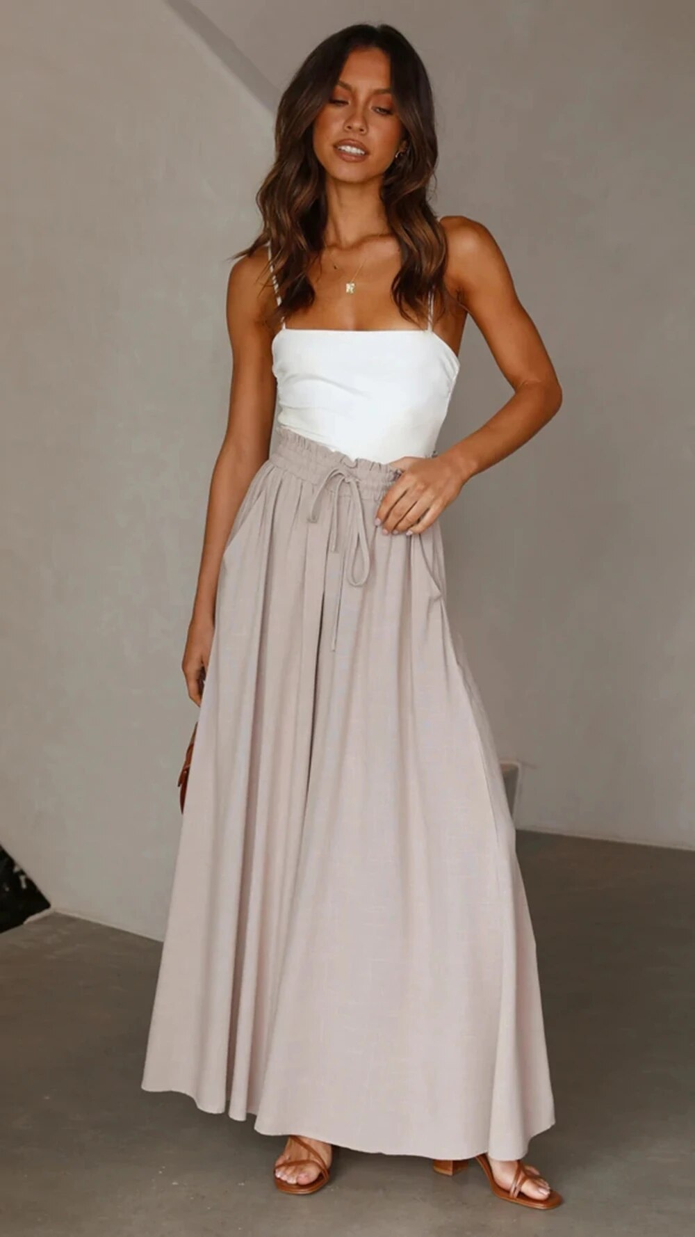 Valenzora - Wide-legged trousers with elasticated waistband