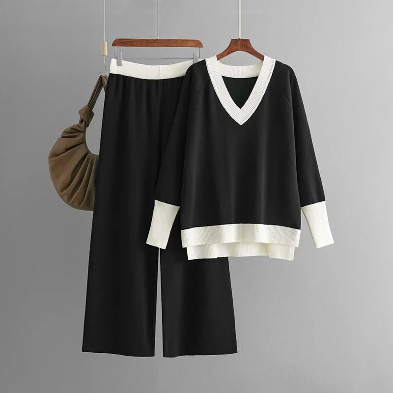 Valenzora | Stylish set consisting of a long-sleeved knit top and V-neck trousers