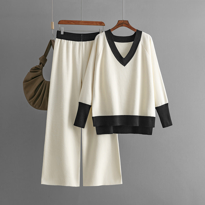 Valenzora | Stylish set consisting of a long-sleeved knit top and V-neck trousers