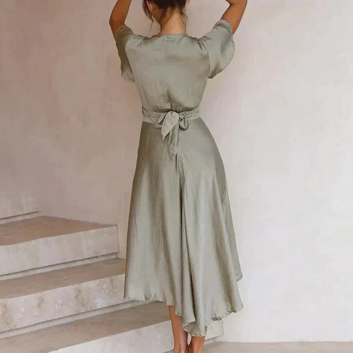 Valenzora – Elegantes Wickelkleid aus Seide mit Flatterärmeln und V-Ausschnitt | Schickes Wickelkleid mit V-Ausschnitt und Flatterärmeln