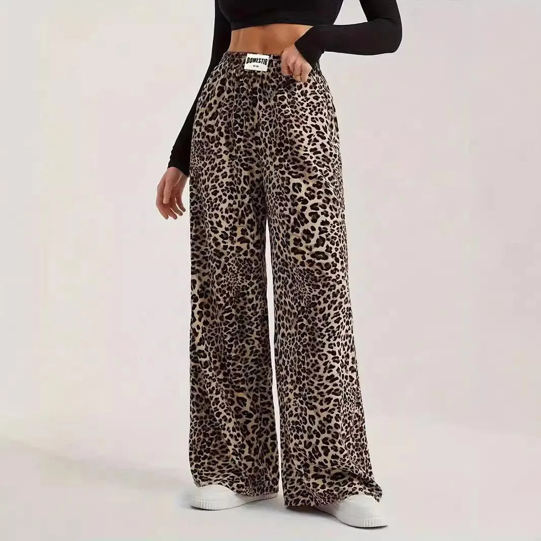 Valenzora | High-waisted, casual straight trousers with leopard print
