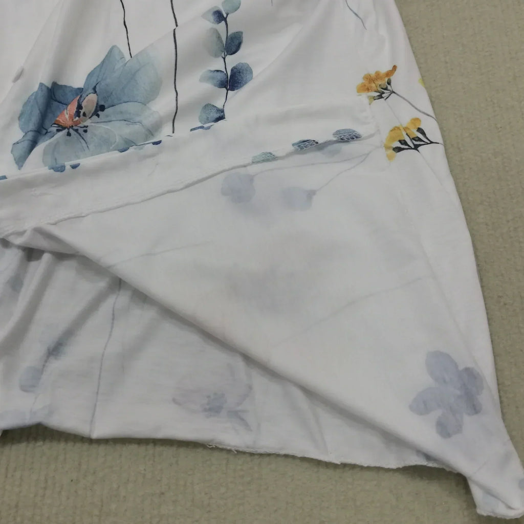 Valenzora | Elegant top with floral pattern
