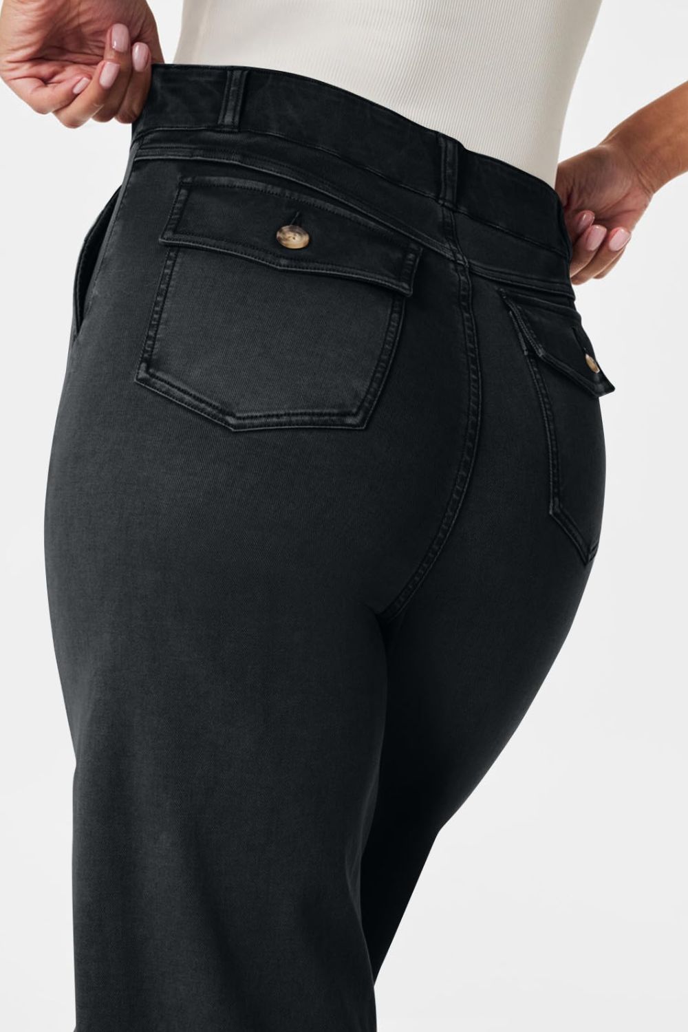 Valenzora | High-waisted jeans with pockets: Classic, stylish and versatile