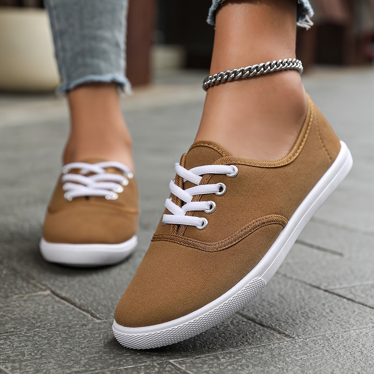 Valenzora | Bequeme Low-Top Canvas-Sneaker in Weiß