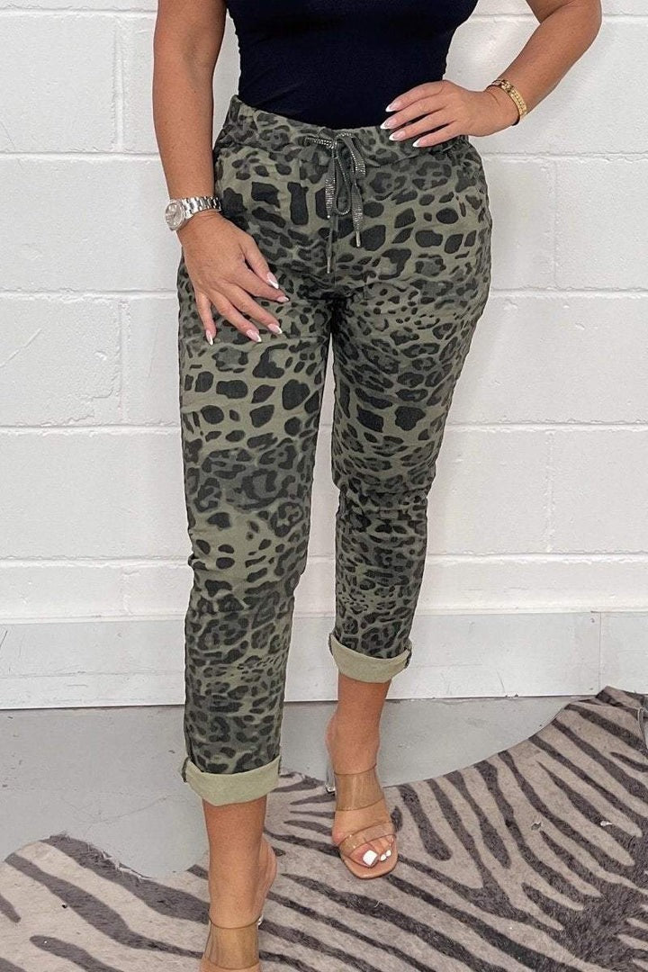 Stylische Camouflage-Hose