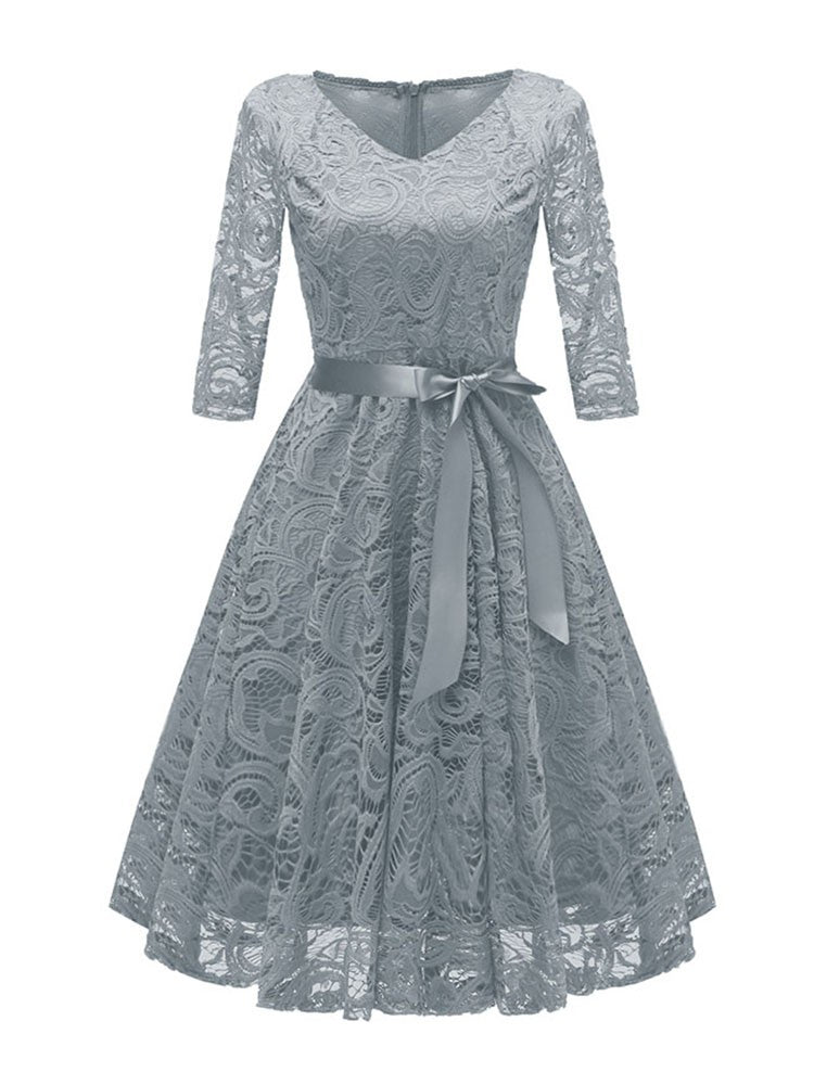 Valenzora | Elegantes V-förmiges Abendkleid aus Spitze