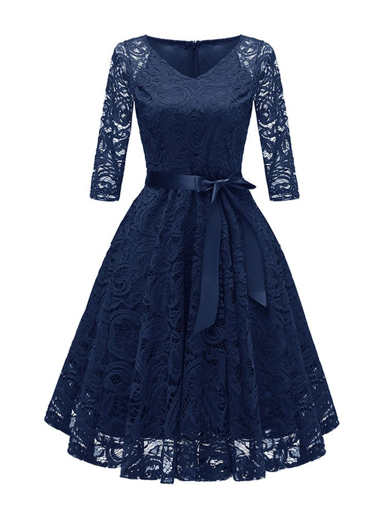 Valenzora | Elegantes V-förmiges Abendkleid aus Spitze