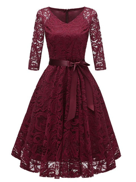Valenzora | Elegantes V-förmiges Abendkleid aus Spitze