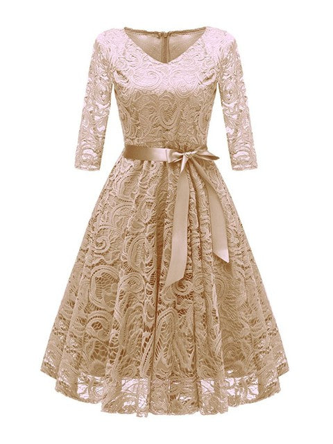 Valenzora | Elegantes V-förmiges Abendkleid aus Spitze