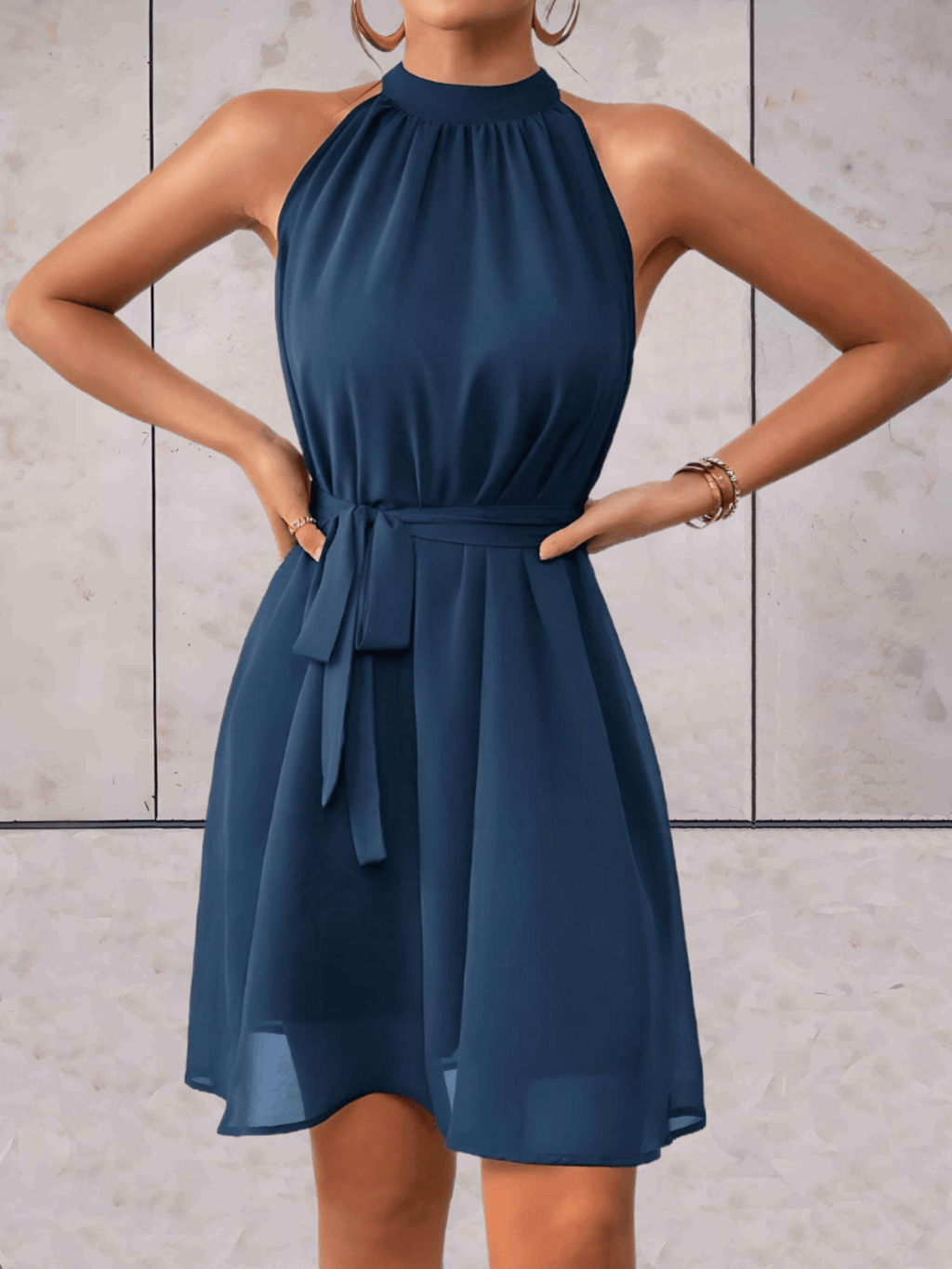 Valenzora | Danes Minikleid, einfarbiges ärmelloses Kleid mit Rundhalsausschnitt und Bindegürtel