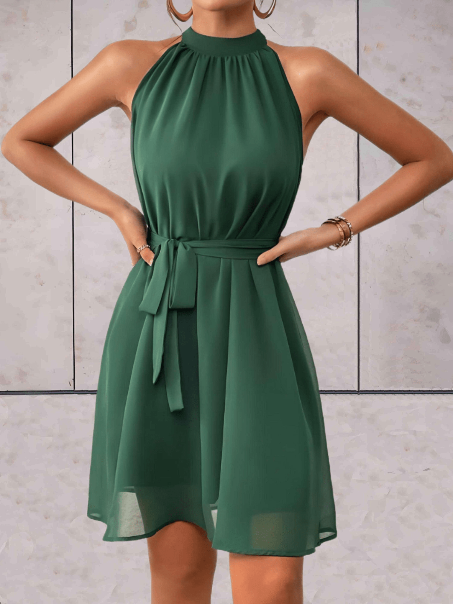 Valenzora | Danes Minikleid, einfarbiges ärmelloses Kleid mit Rundhalsausschnitt und Bindegürtel