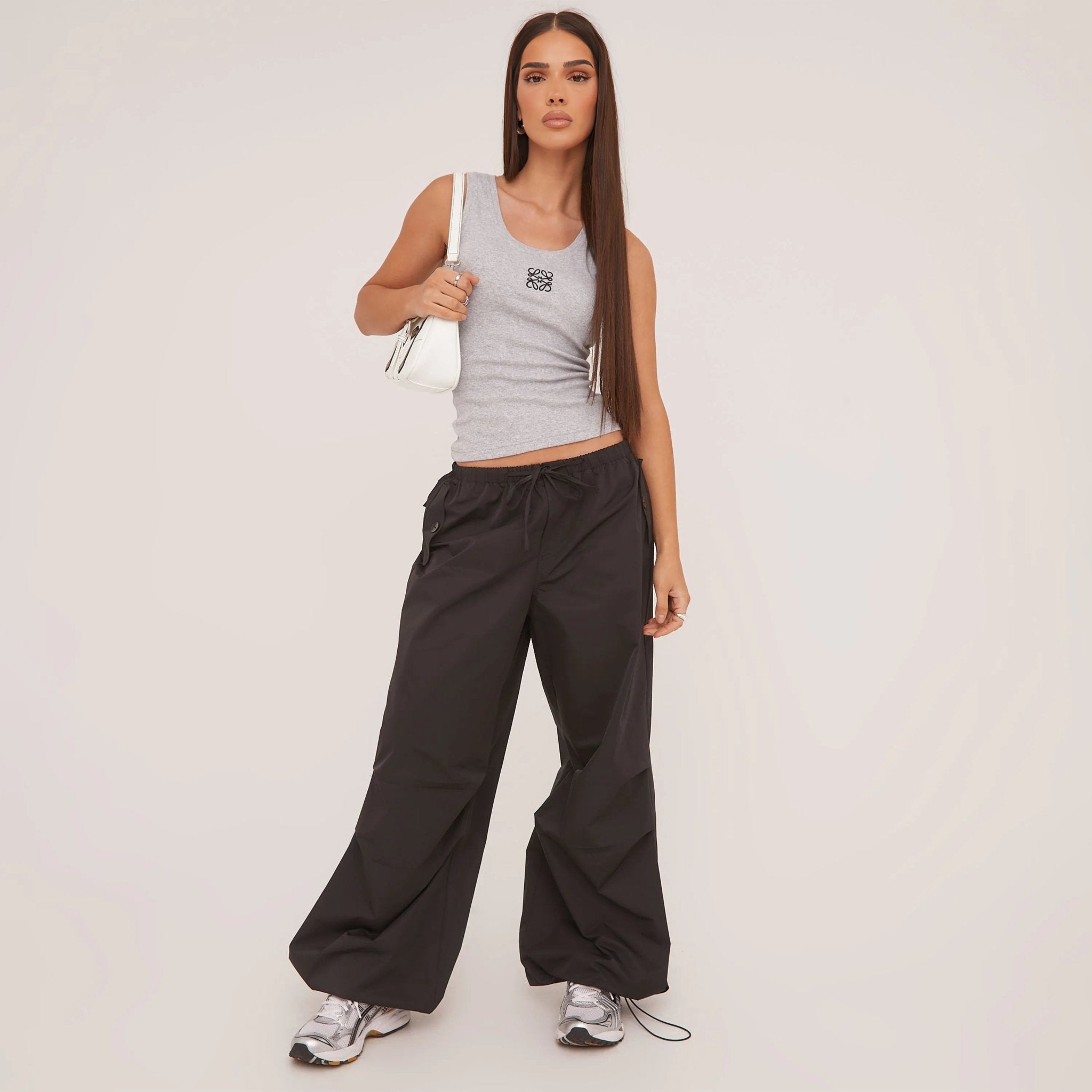 Valenzora | Geripptes Tanktop mit zarter Stickerei