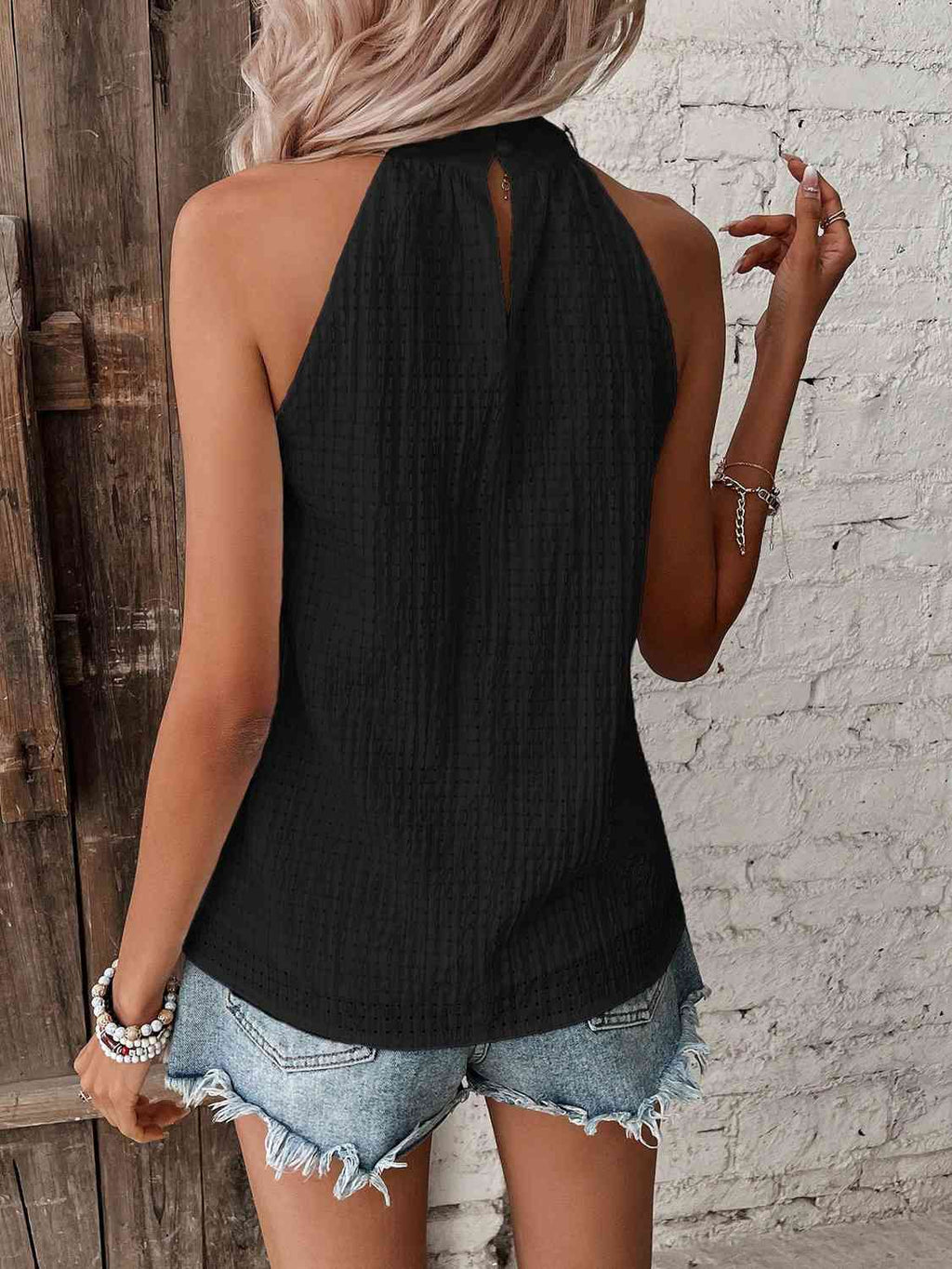 Valenzora | Neckholder-Top mit Tupfen-Detail