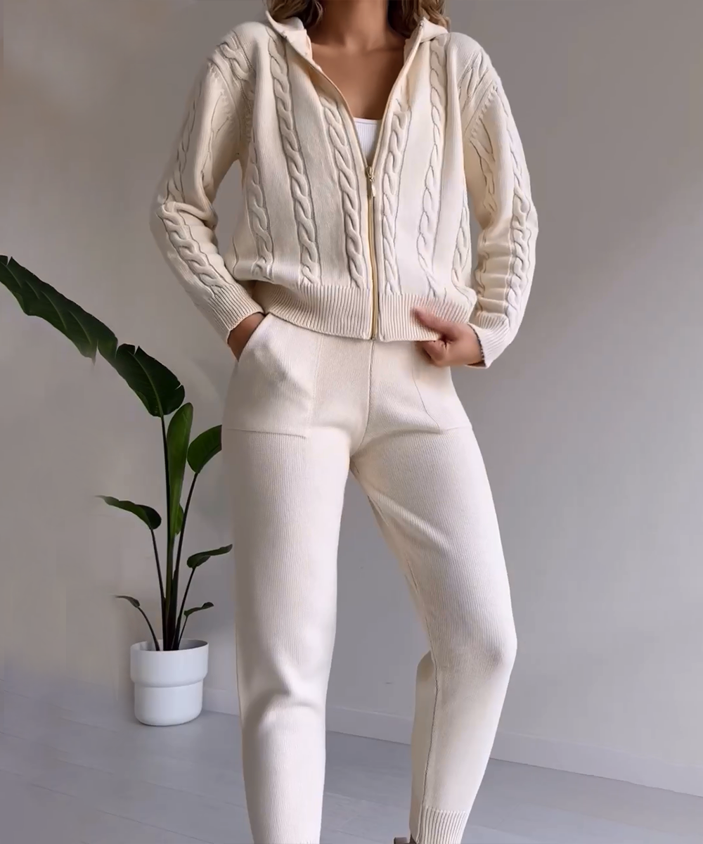 Valenzora | 3-piece knitted lounge set - trendy hoodie and jogging suit for women