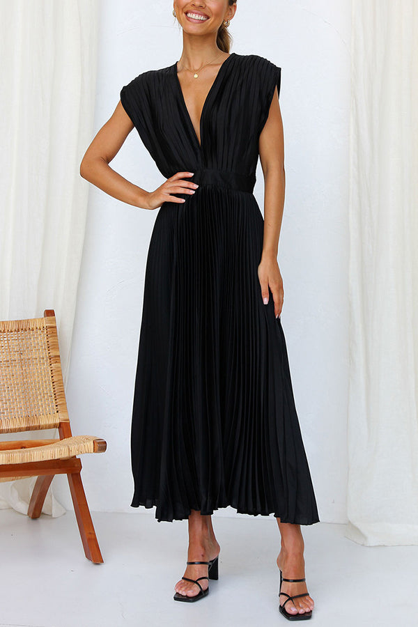 Valenzora | Hello Beautiful Satin-Plissee-Midikleid