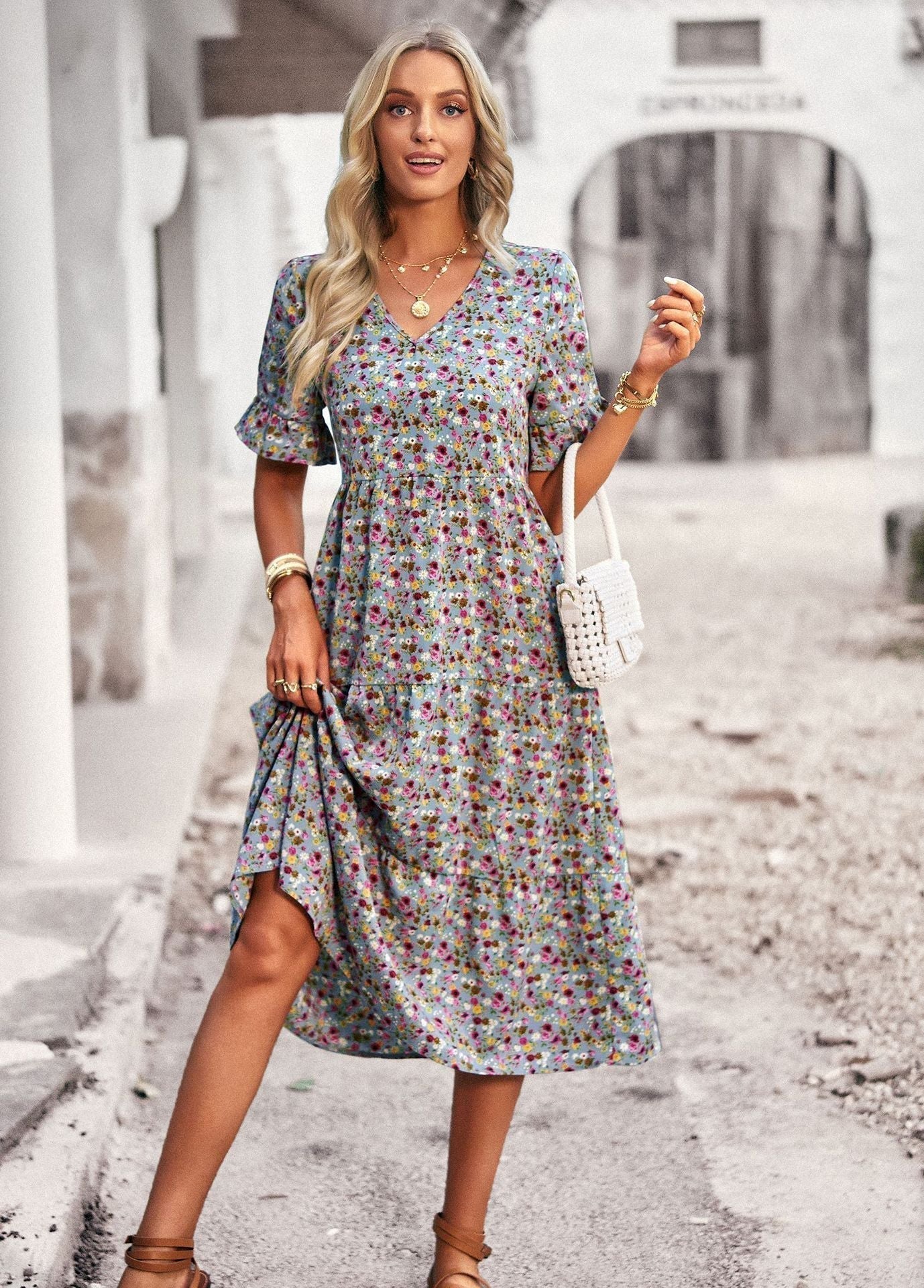 Valenzora | Elegant V-neck dress for women