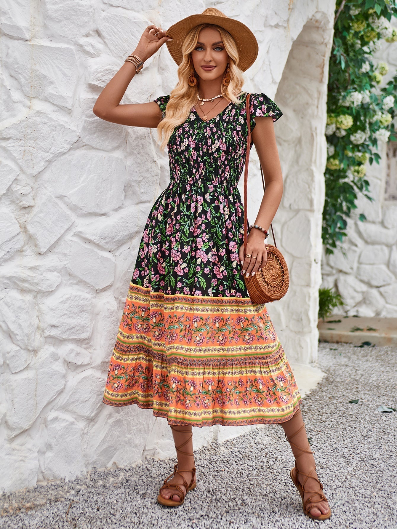 Valenzora mit Blumenprint und V-Ausschnitt