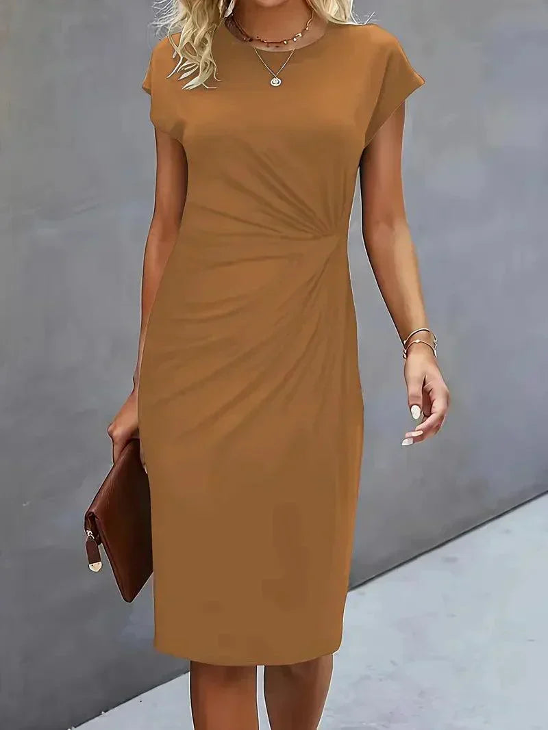 Valenzora | Stylish slim dress with round neckline