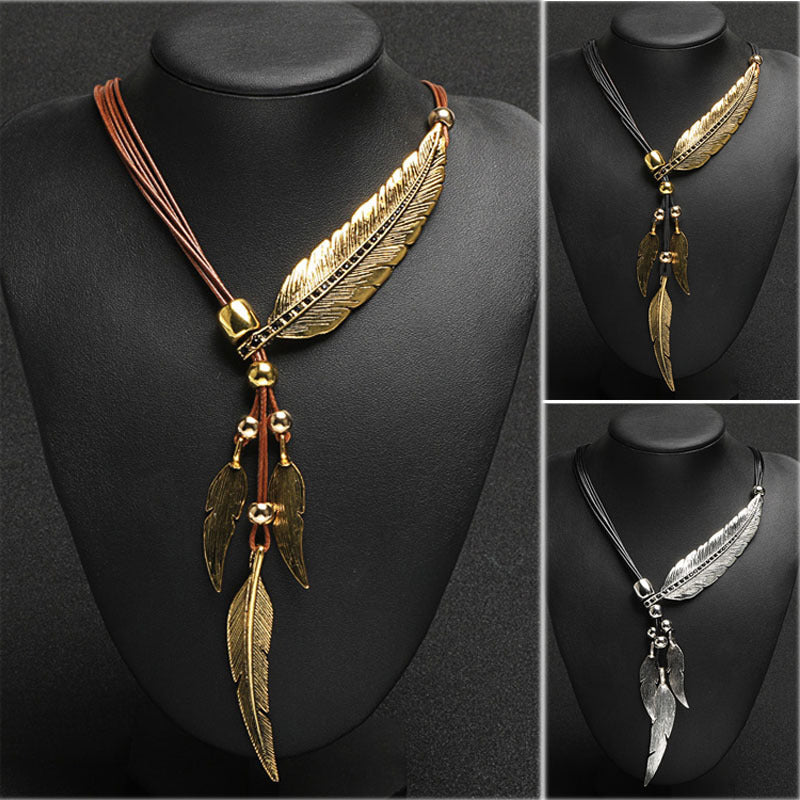 Valenzora | Golden Feather Necklace in Boho Style
